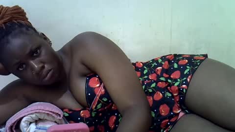 queen_leilla online show from June 2026 06:18:01 AM