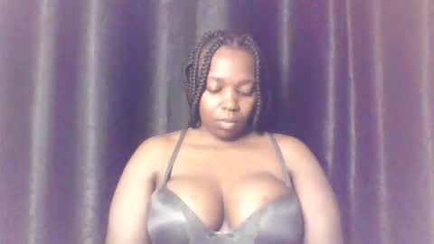 QUEEN online show from March 2026 04:04:02 AM