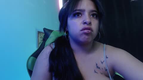 queen_salomme online show from November 2025 09:06:02 PM