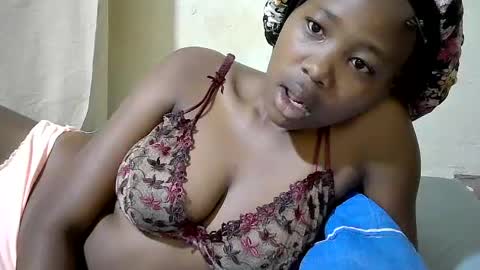 Snapshot of queen_slender chatting on July 2026 04:10:01 AM queen_slender online show from July 2026 04:10:01 AM