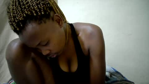 Snapshot of queen_slender chatting on July 2026 11:58:01 PM queen_slender online show from July 2026 11:58:01 PM