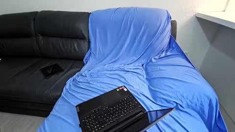 MissAlev online show from November 2025 02:00:02 AM