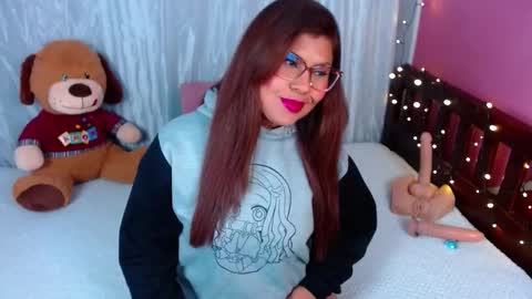 Queenamazon  online show from September 2025 05:29:01 AM