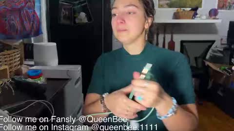 QueenBee online show from November 2025 03:29:02 AM