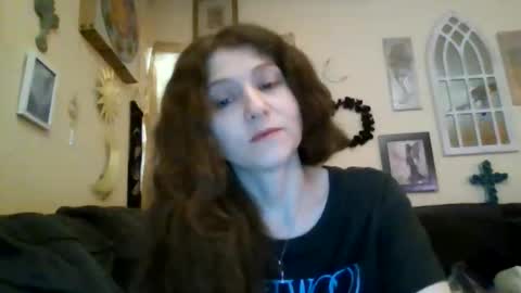 queencrimsonlvx online show from June 2026 02:53:01 AM