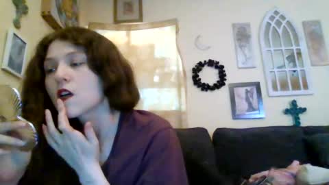 queencrimsonlvx online show from June 2026 09:41:02 AM