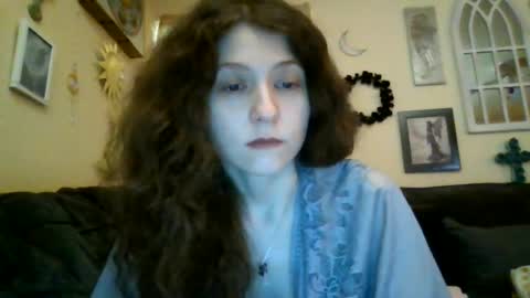 queencrimsonlvx online show from June 2026 03:53:02 AM