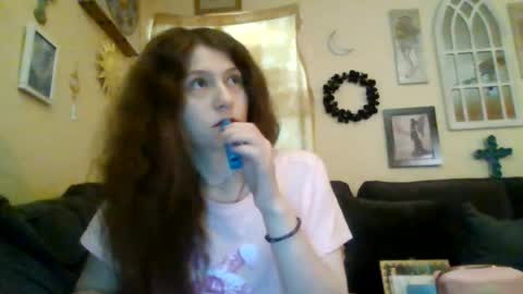 queencrimsonlvx online show from July 2026 03:24:02 AM