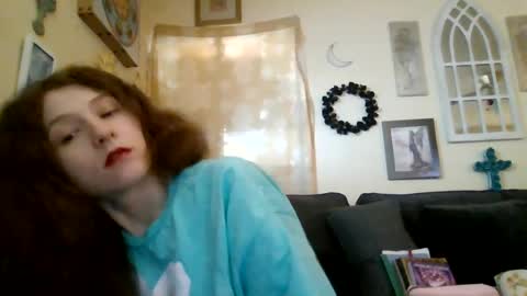 queencrimsonlvx online show from July 2026 01:22:01 AM