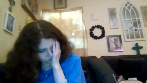 queencrimsonlvx online show from July 2026 06:33:02 AM