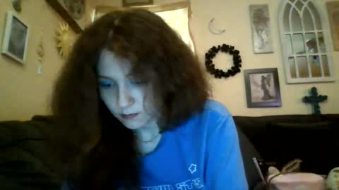 queencrimsonlvx online show from July 2026 09:51:01 AM