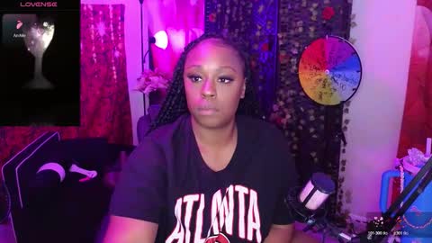 Snapshot of queencroze chatting on November 2025 02:48:02 PM Queen Cherise Roze online show from November 2025 02:48:02 PM