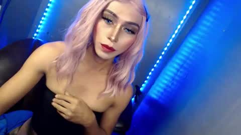 just call me QUEEN and ill be there online show from October 2025 05:57:02 PM