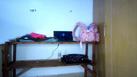 Snapshot of queenkiah chatting on February 2026 09:45:02 AM Nina online show from February 2026 09:45:02 AM