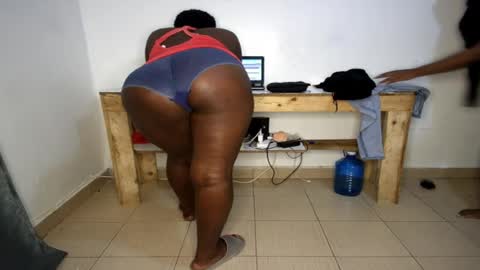 Nina online show from April 2026 07:03:02 PM