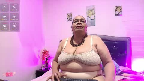 Snapshot of queenmature chatting on June 2026 07:03:02 PM VickyBoobss online show from June 2026 07:03:02 PM