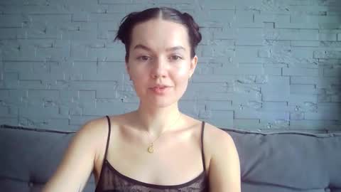 Snapshot of queenofmodels chatting on November 2025 09:26:02 AM QueenOfModels online show from November 2025 09:26:02 AM