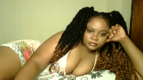 Snapshot of queenofsouls chatting on February 2025 04:33:02 AM . online show from February 2025 04:33:02 AM