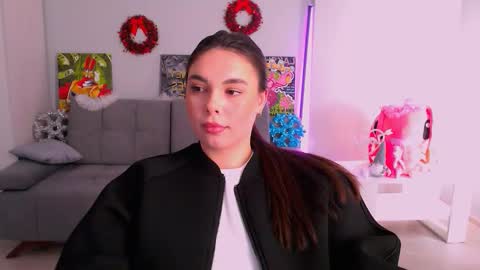 Snapshot of queenofthesense chatting on December 2025 10:42:01 AM Patricia online show from December 2025 10:42:01 AM