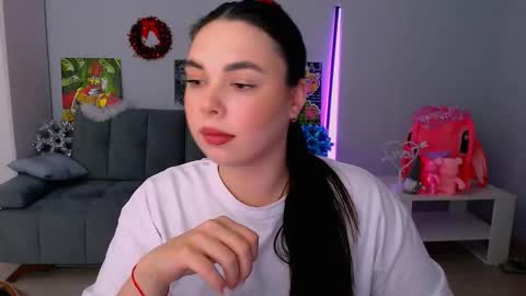 Snapshot of queenofthesense chatting on December 2025 09:49:01 AM Patricia online show from December 2025 09:49:01 AM