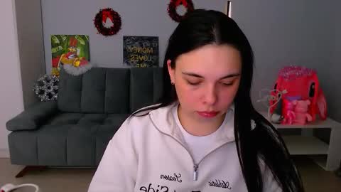 Snapshot of queenofthesense chatting on December 2025 08:55:02 AM Patricia online show from December 2025 08:55:02 AM