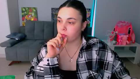 Snapshot of queenofthesense chatting on February 2026 03:06:02 PM Patricia online show from February 2026 03:06:02 PM