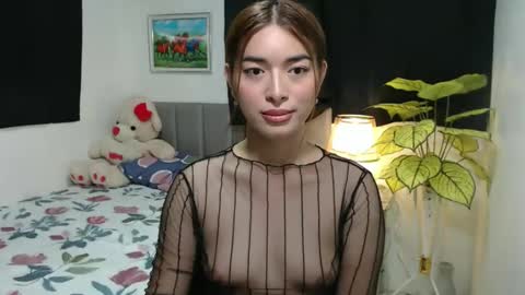 QueenPinay69 online show from September 2025 01:44:02 PM