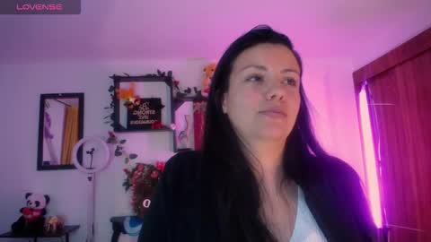 Snapshot of queenrose94 chatting on February 2026 01:37:01 PM queenrose94 online show from February 2026 01:37:01 PM