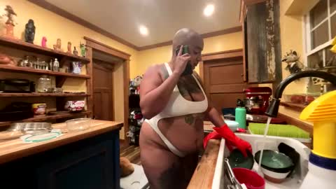 Queen Hilarity online show from April 2026 02:14:01 AM