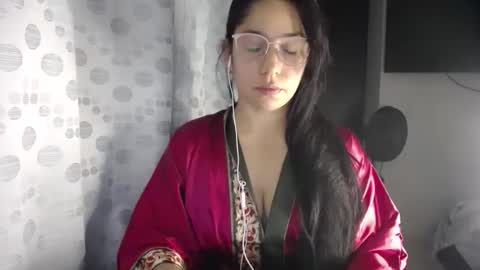 Snapshot of queenvictoria2023 chatting on May 2026 03:35:02 AM Paola online show from May 2026 03:35:02 AM