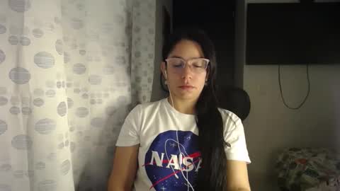 Snapshot of queenvictoria2023 chatting on May 2026 03:25:01 AM Paola online show from May 2026 03:25:01 AM
