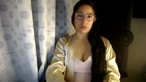 Paola online show from July 2026 02:05:01 AM