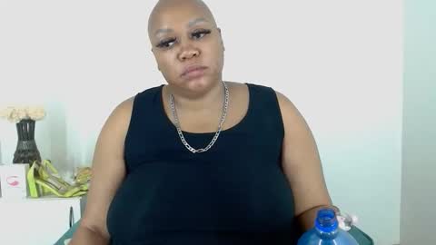 QUEENxJESSI online show from October 2025 02:33:01 AM