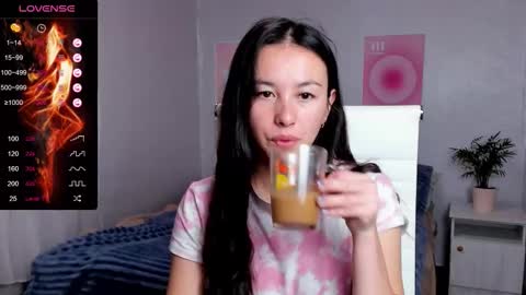 Snapshot of queitsharm_ chatting on October 2025 05:50:01 AM Anna online show from October 2025 05:50:01 AM