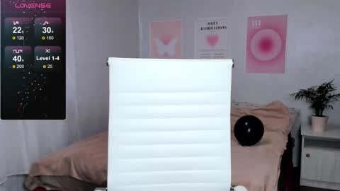 Snapshot of queitsharm_ chatting on November 2025 05:31:02 AM Anna online show from November 2025 05:31:02 AM