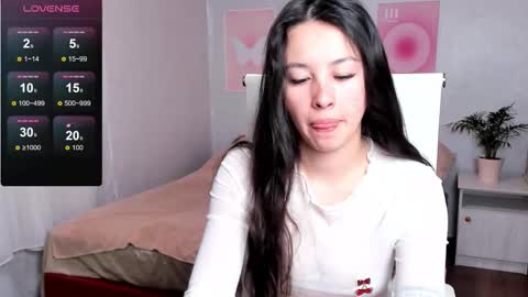 Snapshot of queitsharm_ chatting on November 2025 06:02:02 AM Anna online show from November 2025 06:02:02 AM