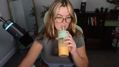 Bri online show from October 2025 02:42:02 AM