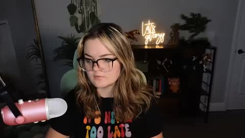 Bri online show from October 2025 01:50:02 AM