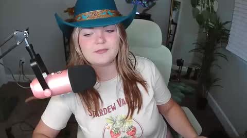 Snapshot of quervoqueen1 chatting on April 2026 02:07:02 AM Bri online show from April 2026 02:07:02 AM
