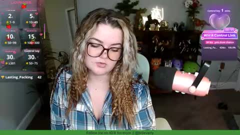 Snapshot of quervoqueen1 chatting on July 2026 02:03:01 AM Bri online show from July 2026 02:03:01 AM