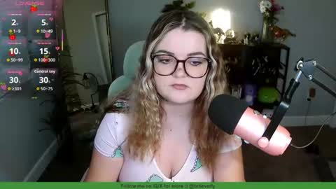 Snapshot of quervoqueen1 chatting on July 2026 02:18:01 AM Bri online show from July 2026 02:18:01 AM