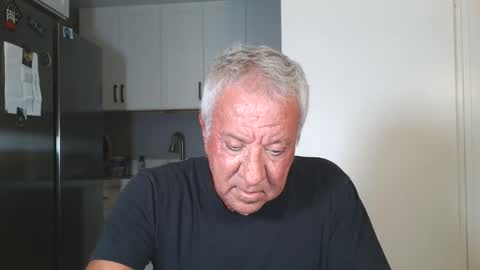 Jim online show from October 2025 03:25:02 AM