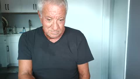 Jim online show from October 2025 12:25:02 AM