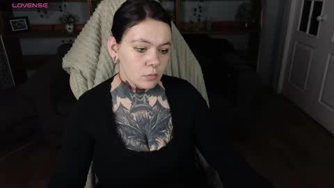qwertyannie_lbo online show from April 2026 04:05:01 PM