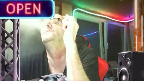 Snapshot of r_2d2_ chatting on February 2025 11:42:01 PM dj mike online show from February 2025 11:42:01 PM