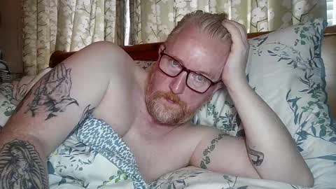 Snapshot of r_o_h_a_n chatting on October 2025 12:39:02 PM r_o_h_a_n online show from October 2025 12:39:02 PM