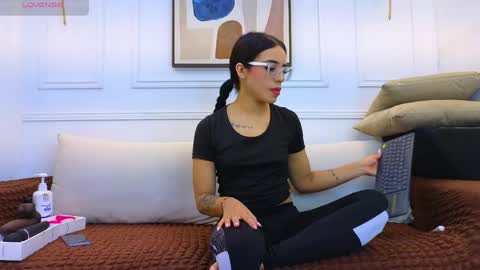 Rachel Donnelly online show from March 2026 01:07:02 AM