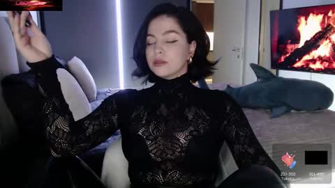 Call me Miss. online show from November 2025 09:03:01 PM