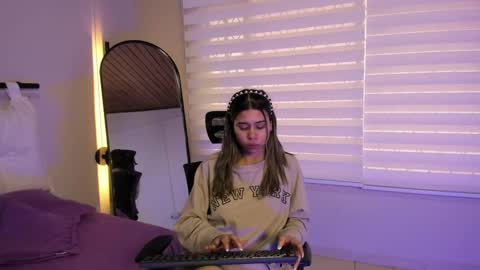 Rachell online show from October 2025 06:05:02 PM