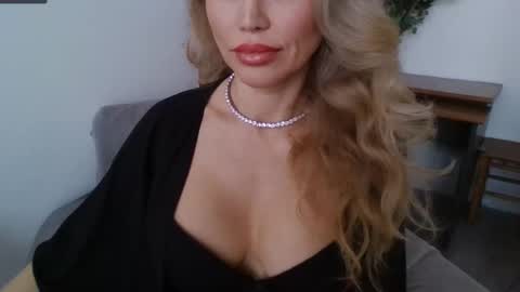 Radmila Star online show from February 2025 02:09:02 PM